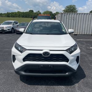 2021 Toyota RAV4 LE — миниатюра 12