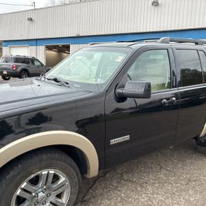 FORD EXPLORER EDDIE BAUER - 2