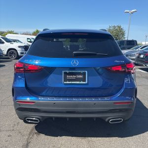 MERCEDES-BENZ GLA - 7