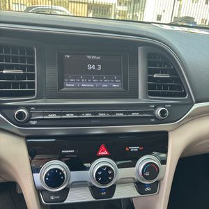 2019 Hyundai ELANTRA SE — миниатюра 37