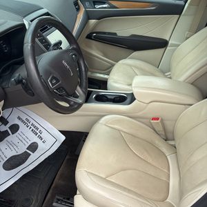 صورة مصغرة 58 لـ 2015 Lincoln MKC BASE
