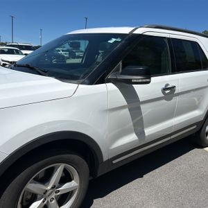 FORD EXPLORER XLT - 2