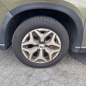 2024 Subaru FORESTER PREMIUM 缩略图 17
