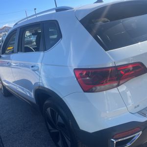 Volkswagen Taos SE 4Motion - 6