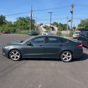 FORD FUSION SE - 3