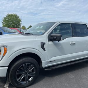 2023 FORD F-150 XLT — фото 2