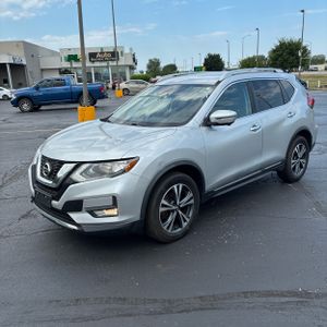 2017 Nissan ROGUE SL 照片 1