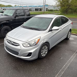 HYUNDAI ACCENT SE - 1