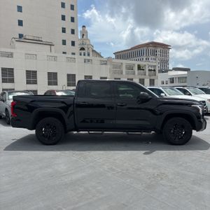 صورة 10 لـ 2025 Toyota TUNDRA SR5