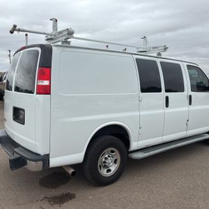 CHEVROLET EXPRESS 2500 - 9