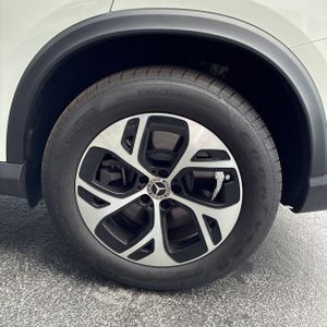 2025 Mercedes-BENZ GLC 缩略图 18