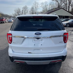 FORD EXPLORER XLT - 7