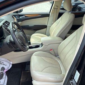 صورة مصغرة 31 لـ 2015 Lincoln MKC BASE