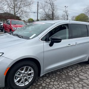 CHRYSLER PACIFICA TOURING L - 2