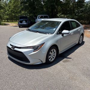 2025 Toyota COROLLA LE photo 1