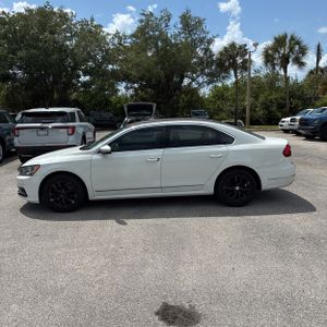 VOLKSWAGEN PASSAT 1.8T S - 3