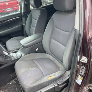 صورة مصغرة 31 لـ 2011 KIA SORENTO LX