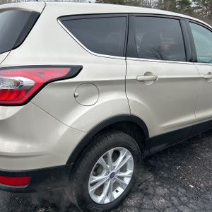FORD ESCAPE SE - 9