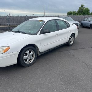 FORD TAURUS SE - 2