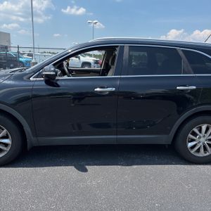 2017 KIA SORENTO LX — фото 4