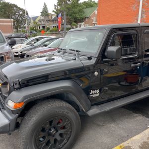 صورة 2 لـ 2021 JEEP WRANGLER UNLIMITED SPORT S