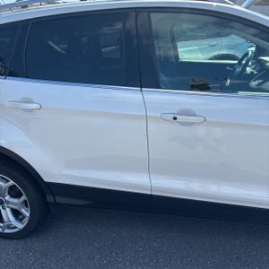 صورة 10 لـ 2017 FORD ESCAPE TITANIUM