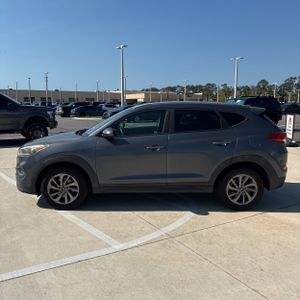 HYUNDAI TUCSON SE - 3