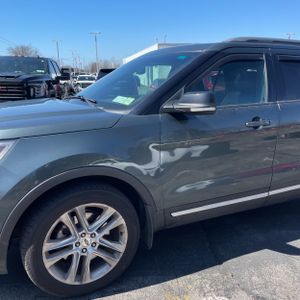 FORD EXPLORER XLT - 2