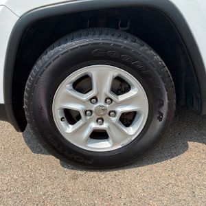 صورة مصغرة 17 لـ 2014 JEEP GRAND CHEROKEE LAREDO