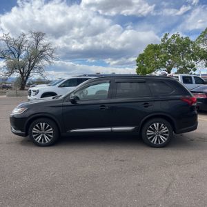 MITSUBISHI OUTLANDER SE - 3