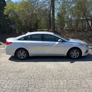 HYUNDAI SONATA SE - 10