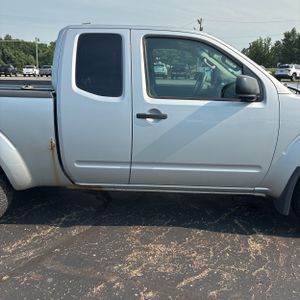 2012 Nissan FRONTIER SV — миниатюра 11