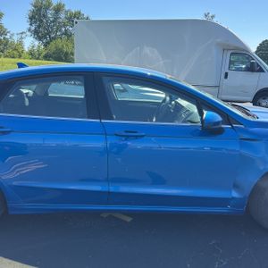 FORD FUSION SE - 10