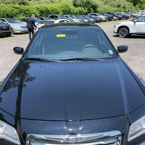 2013 Chrysler 300 MOTOWN — миниатюра 15