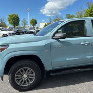 CHEVROLET COLORADO LT - 2