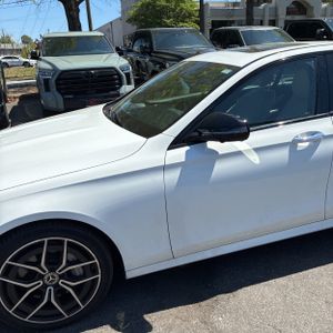 MERCEDES-BENZ E-CLASS - 2