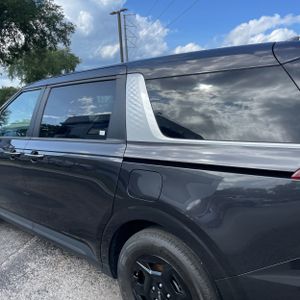 2025 KIA CARNIVAL LXS photo 6
