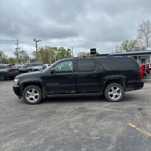 CHEVROLET SUBURBAN - 3