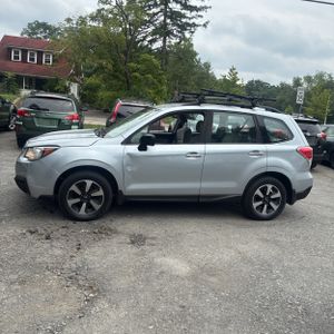 صورة 3 لـ 2017 Subaru FORESTER 2.5I