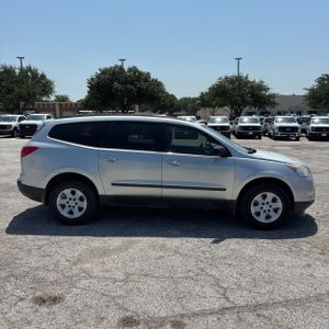 صورة 10 لـ 2010 Chevrolet TRAVERSE LS