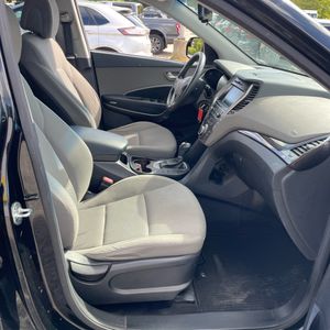 صورة 33 لـ 2017 Hyundai SANTA FE SE