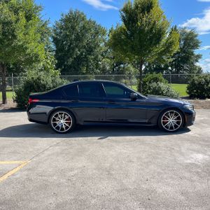 صورة 10 لـ 2023 BMW M550 I XDRIVE