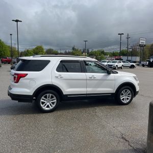 FORD EXPLORER XLT - 10