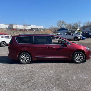 CHRYSLER PACIFICA TOURING L - 10