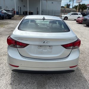 صورة 7 لـ 2016 Hyundai ELANTRA SE