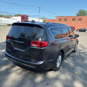صورة 8 لـ 2019 Chrysler PACIFICA TOURING L