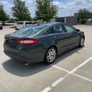 FORD FUSION SE - 7