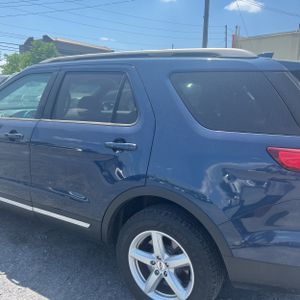 FORD EXPLORER XLT - 6
