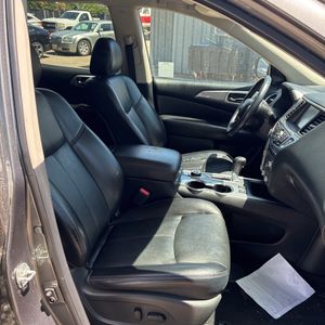 2019 Nissan PATHFINDER SL — миниатюра 33