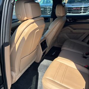 2023 Porsche CAYENNE 缩略图 32